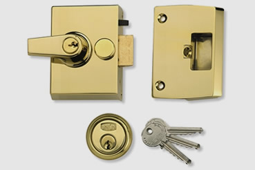 Nightlatch installation by Maida Vale master locksmith